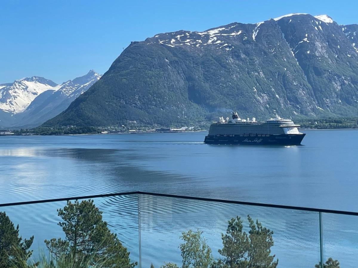 Villa Kristina / Andalsnes Torvik Kültér fotó